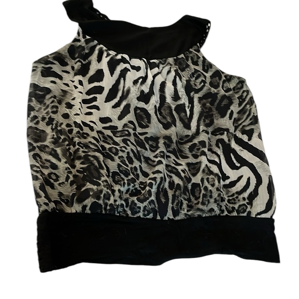 Coin size XL gray & black sleeveless lined, top crochet trim